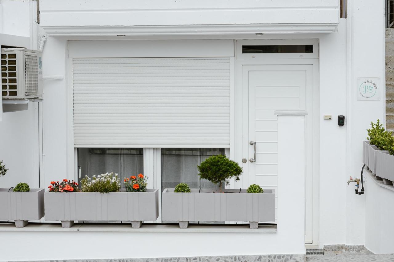 Le Petit Jardin Apartment Волос Екстериор снимка