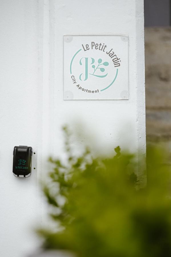 Le Petit Jardin Apartment Волос Екстериор снимка